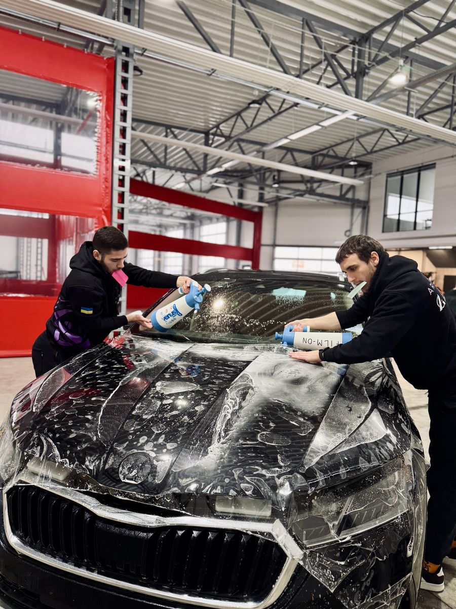 АНТИГРАВІЙНА ПЛІВКА