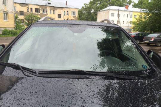 Шумопоглинаюче вітрове скло